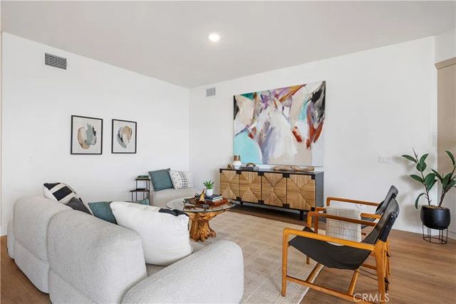 414 Main St 300, Huntington Beach, CA 92648