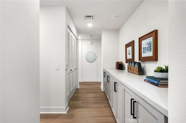 414 Main St 300, Huntington Beach, CA 92648