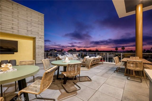 414 Main St 300, Huntington Beach, CA 92648