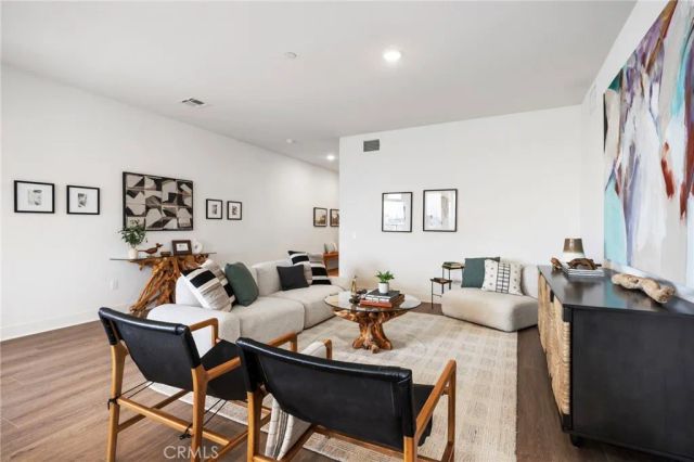 414 Main St 300, Huntington Beach, CA 92648
