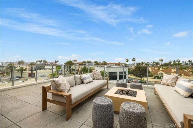 414 Main St 300, Huntington Beach, CA 92648