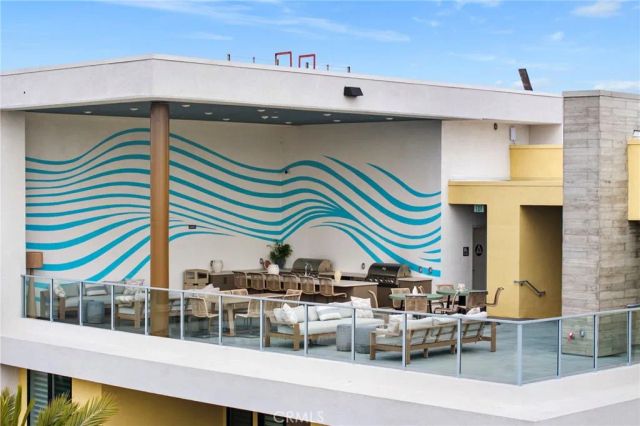 414 Main St 300, Huntington Beach, CA 92648