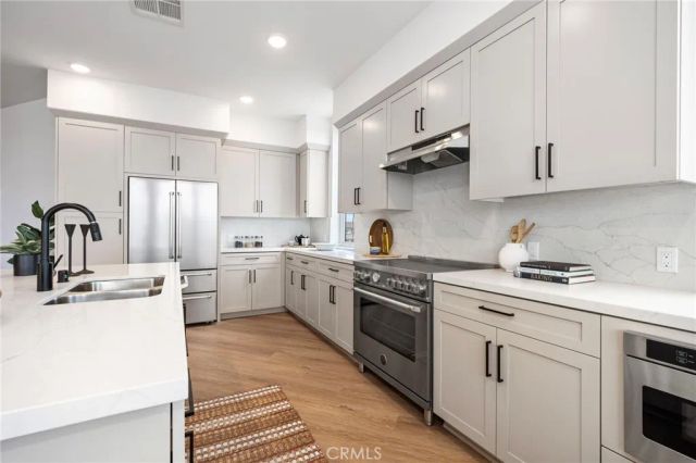 414 Main St 300, Huntington Beach, CA 92648