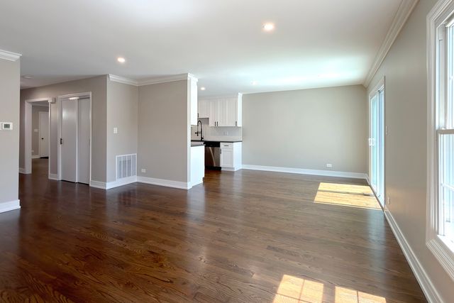 823 Banyan Drive, Elk Grove Village, IL 60007