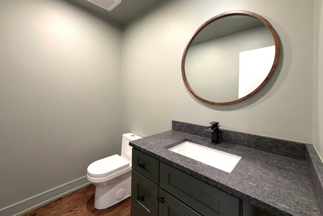 823 Banyan Drive, Elk Grove Village, IL 60007