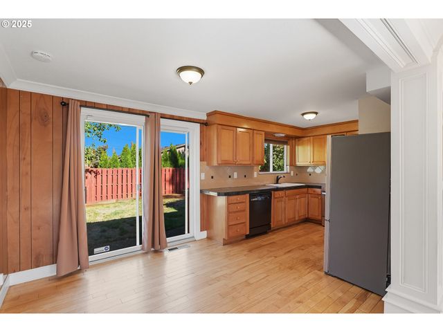 17909 Ne EVERETT Ct, Portland, OR 97230