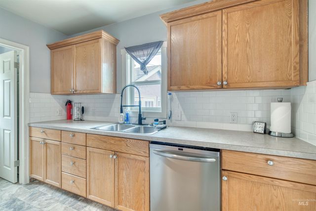 515 S 16th Ave, Caldwell, ID 83605