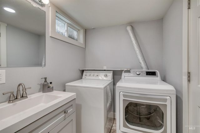 515 S 16th Ave, Caldwell, ID 83605