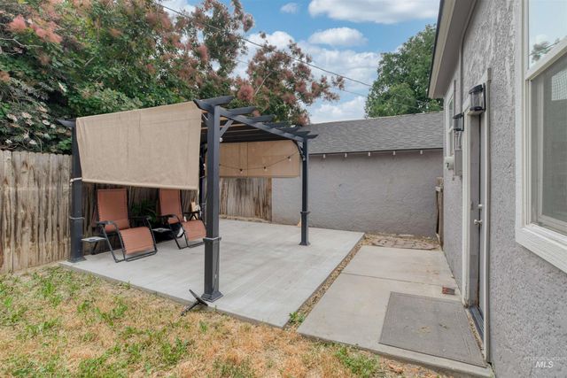 515 S 16th Ave, Caldwell, ID 83605