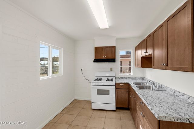 3012 E Proctor Vista, Tucson, AZ 85713