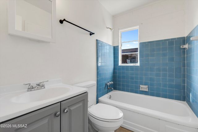 3012 E Proctor Vista, Tucson, AZ 85713