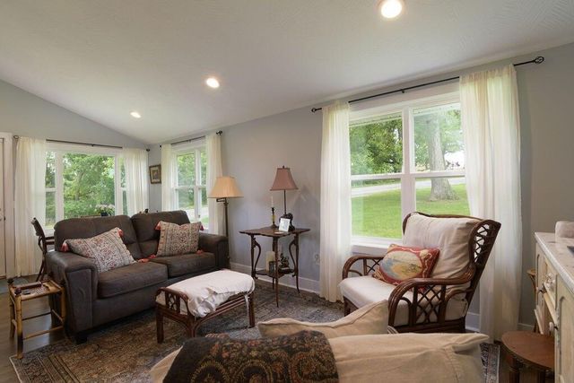 10565 W State Highway 76, Cape Fair, MO 65624