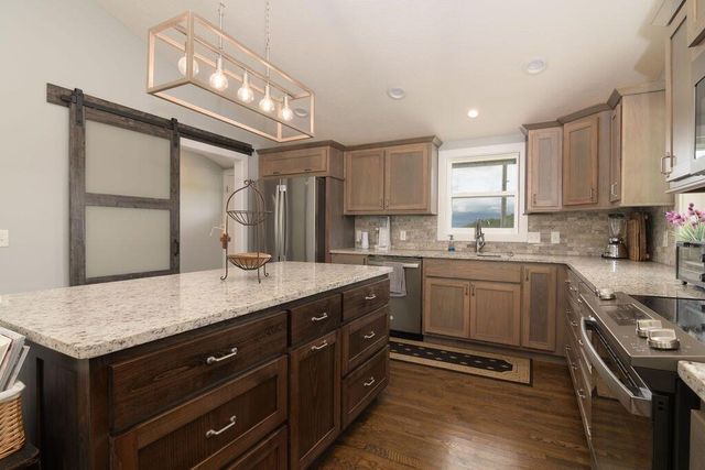 10565 W State Highway 76, Cape Fair, MO 65624