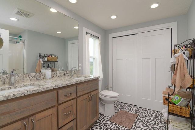 10565 W State Highway 76, Cape Fair, MO 65624