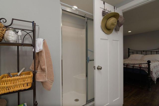 10565 W State Highway 76, Cape Fair, MO 65624