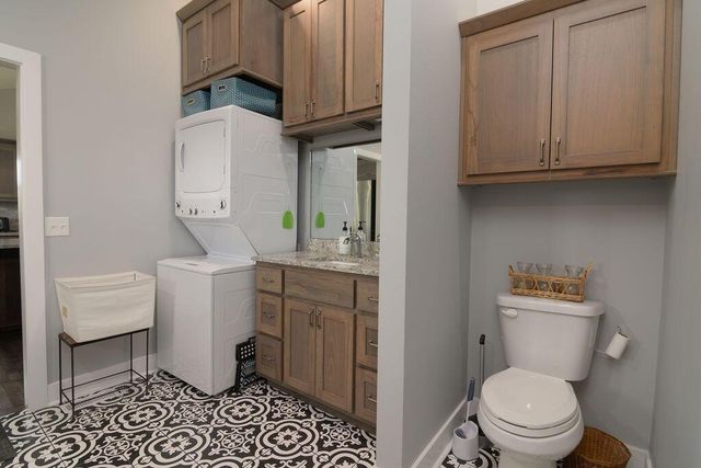 10565 W State Highway 76, Cape Fair, MO 65624