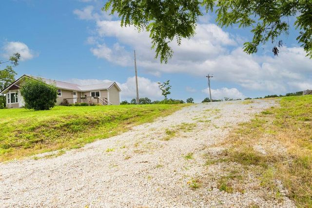 10565 W State Highway 76, Cape Fair, MO 65624