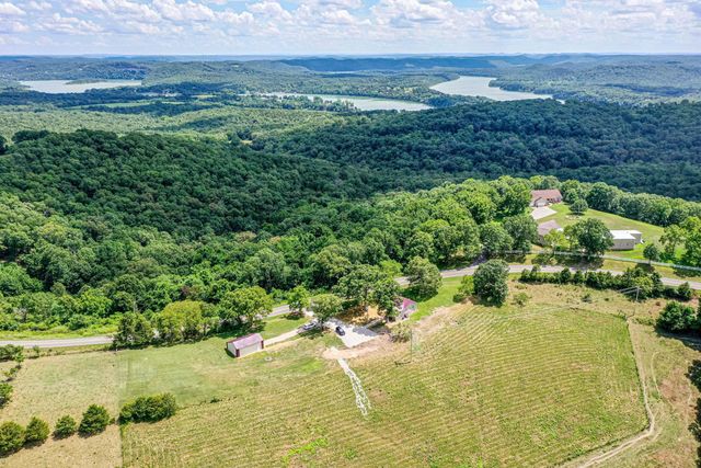 10565 W State Highway 76, Cape Fair, MO 65624