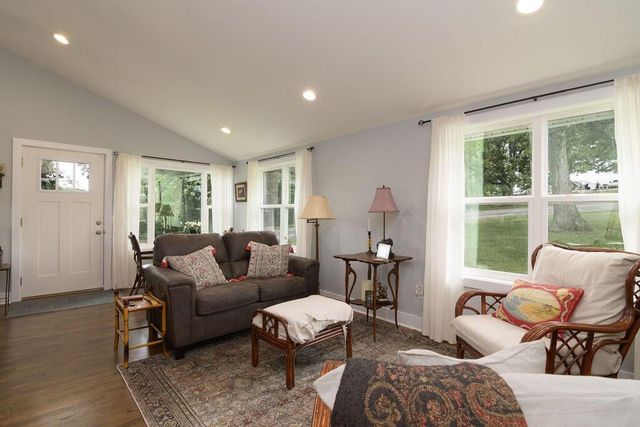 10565 W State Highway 76, Cape Fair, MO 65624