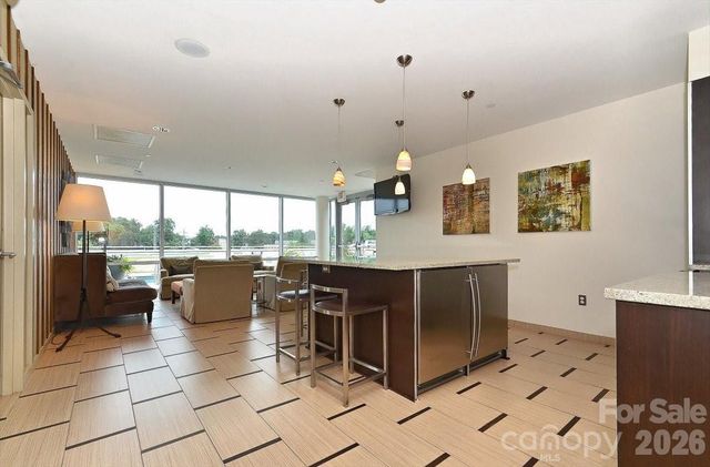 1133 Metropolitan Avenue 211, Charlotte, NC 28204