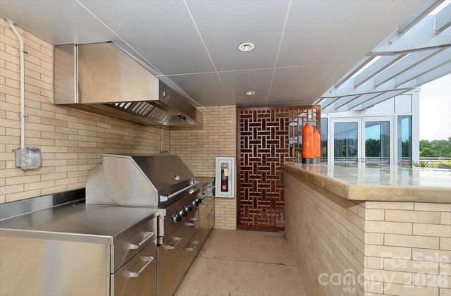 1133 Metropolitan Avenue 211, Charlotte, NC 28204