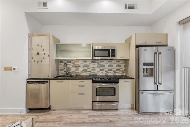 1133 Metropolitan Avenue 211, Charlotte, NC 28204