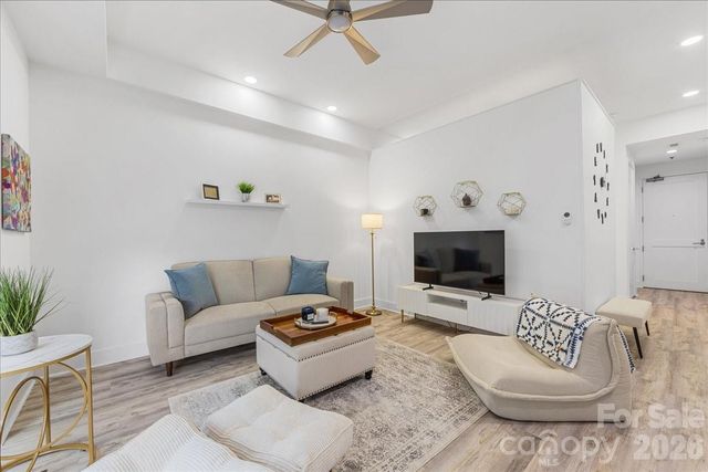 1133 Metropolitan Avenue 211, Charlotte, NC 28204