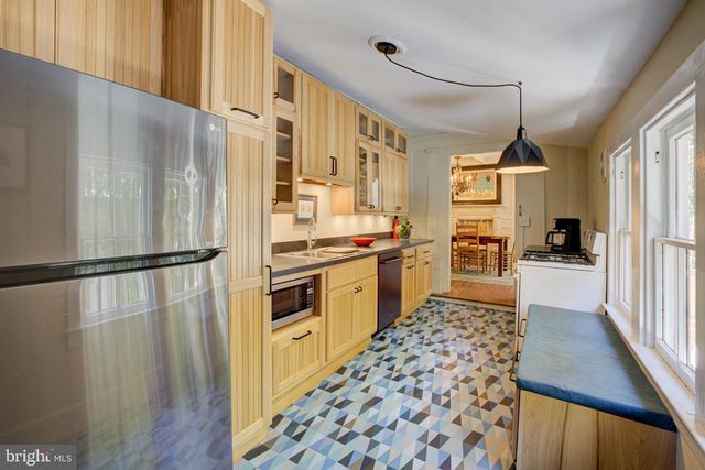 403 6TH AVE, Washington Grove, MD 20880