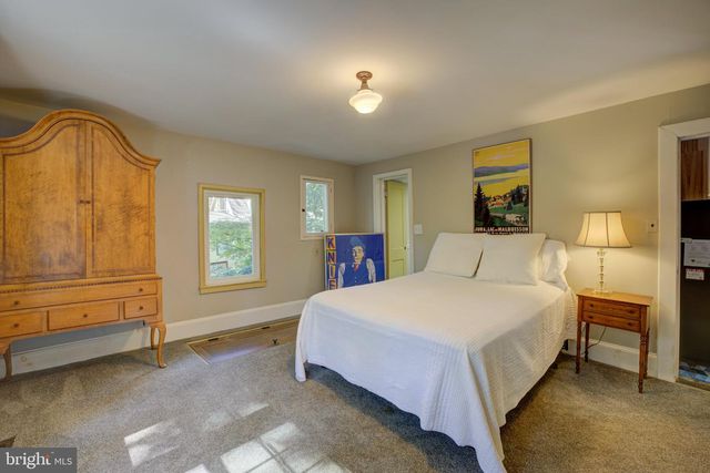 403 6TH AVE, Washington Grove, MD 20880