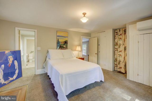 403 6TH AVE, Washington Grove, MD 20880