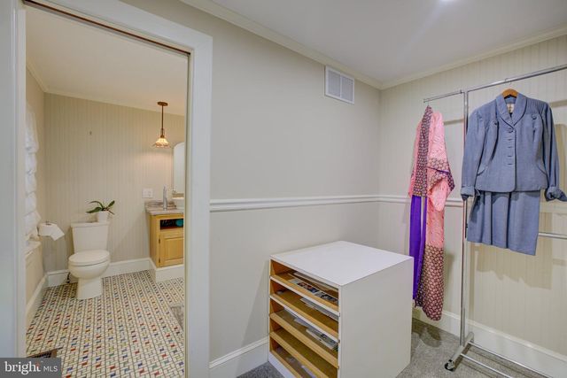 403 6TH AVE, Washington Grove, MD 20880