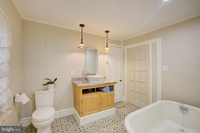 403 6TH AVE, Washington Grove, MD 20880
