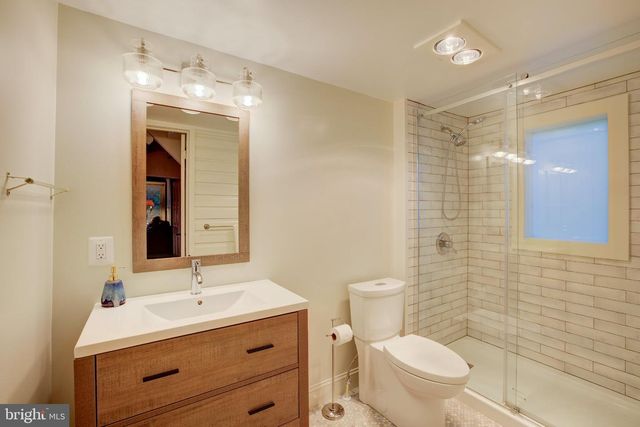 403 6TH AVE, Washington Grove, MD 20880