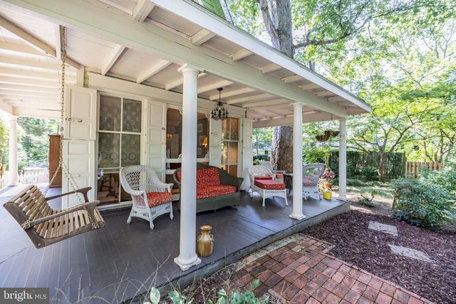 403 6TH AVE, Washington Grove, MD 20880