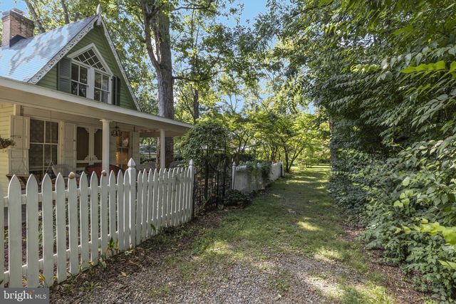 403 6TH AVE, Washington Grove, MD 20880
