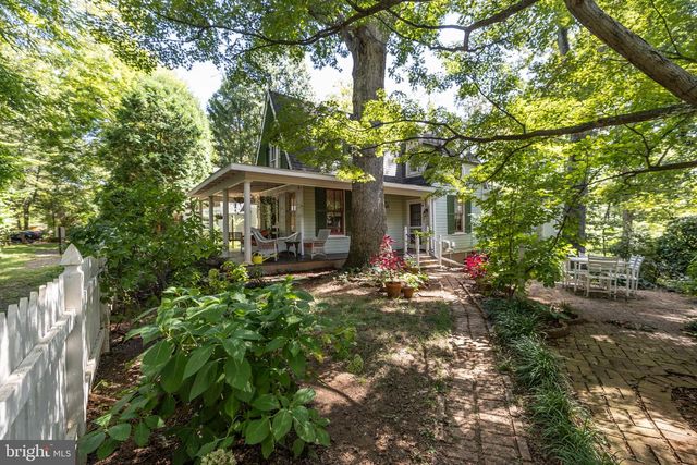 403 6TH AVE, Washington Grove, MD 20880