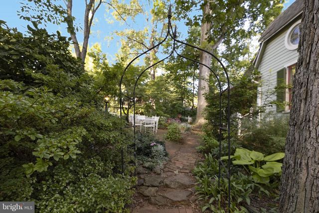 403 6TH AVE, Washington Grove, MD 20880