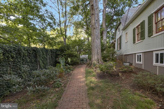 403 6TH AVE, Washington Grove, MD 20880
