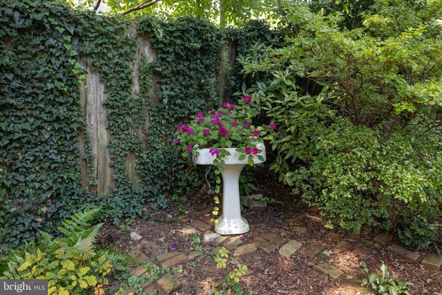 403 6TH AVE, Washington Grove, MD 20880