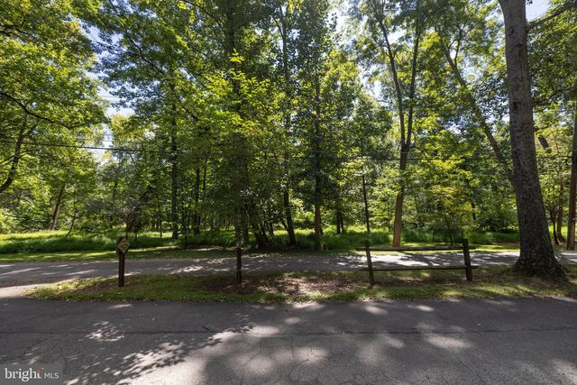 403 6TH AVE, Washington Grove, MD 20880