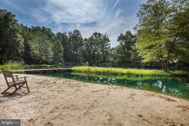 403 6TH AVE, Washington Grove, MD 20880