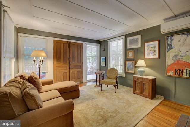 403 6TH AVE, Washington Grove, MD 20880