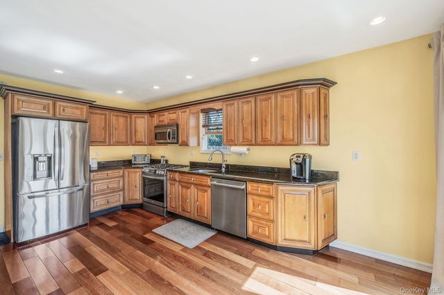 36 Nottingham Avenue, Patchogue, NY 11772