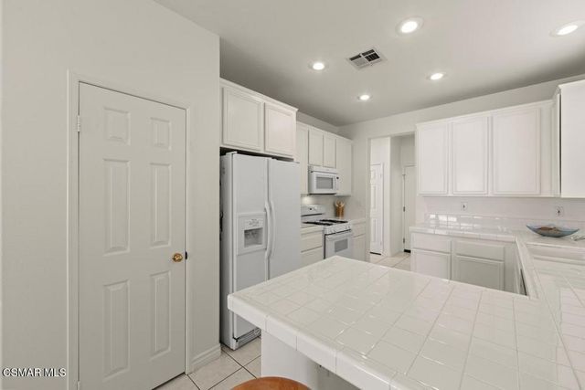 884 Aloe Lane, Simi Valley, CA 93065
