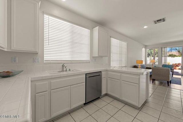 884 Aloe Lane, Simi Valley, CA 93065
