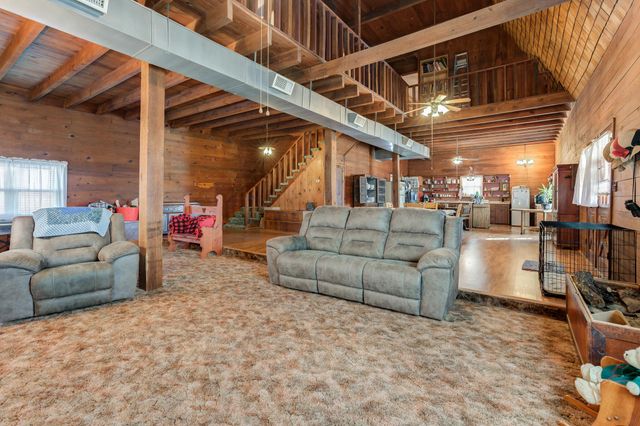 1548 S I-27, Hale Center, TX 79041