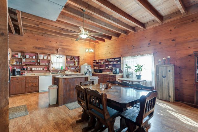 1548 S I-27, Hale Center, TX 79041