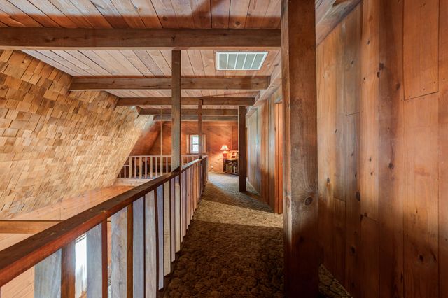 1548 S I-27, Hale Center, TX 79041