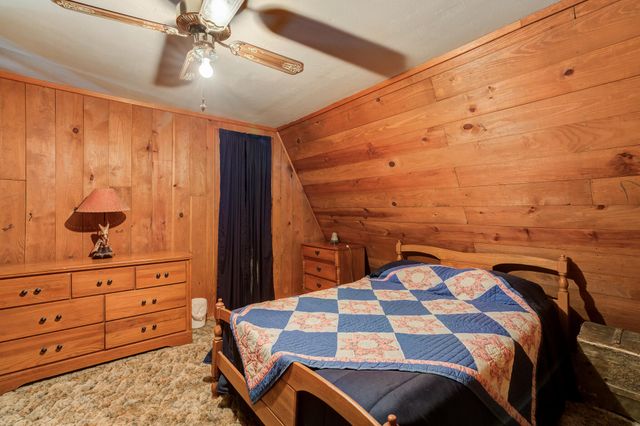 1548 S I-27, Hale Center, TX 79041