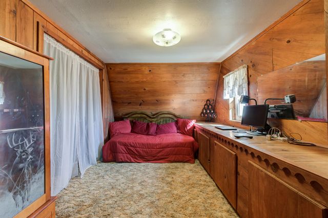 1548 S I-27, Hale Center, TX 79041